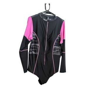 Torrid Black and Pink Zipper Swimsuit Rash-guard Long Sleeve sz 2 NWT